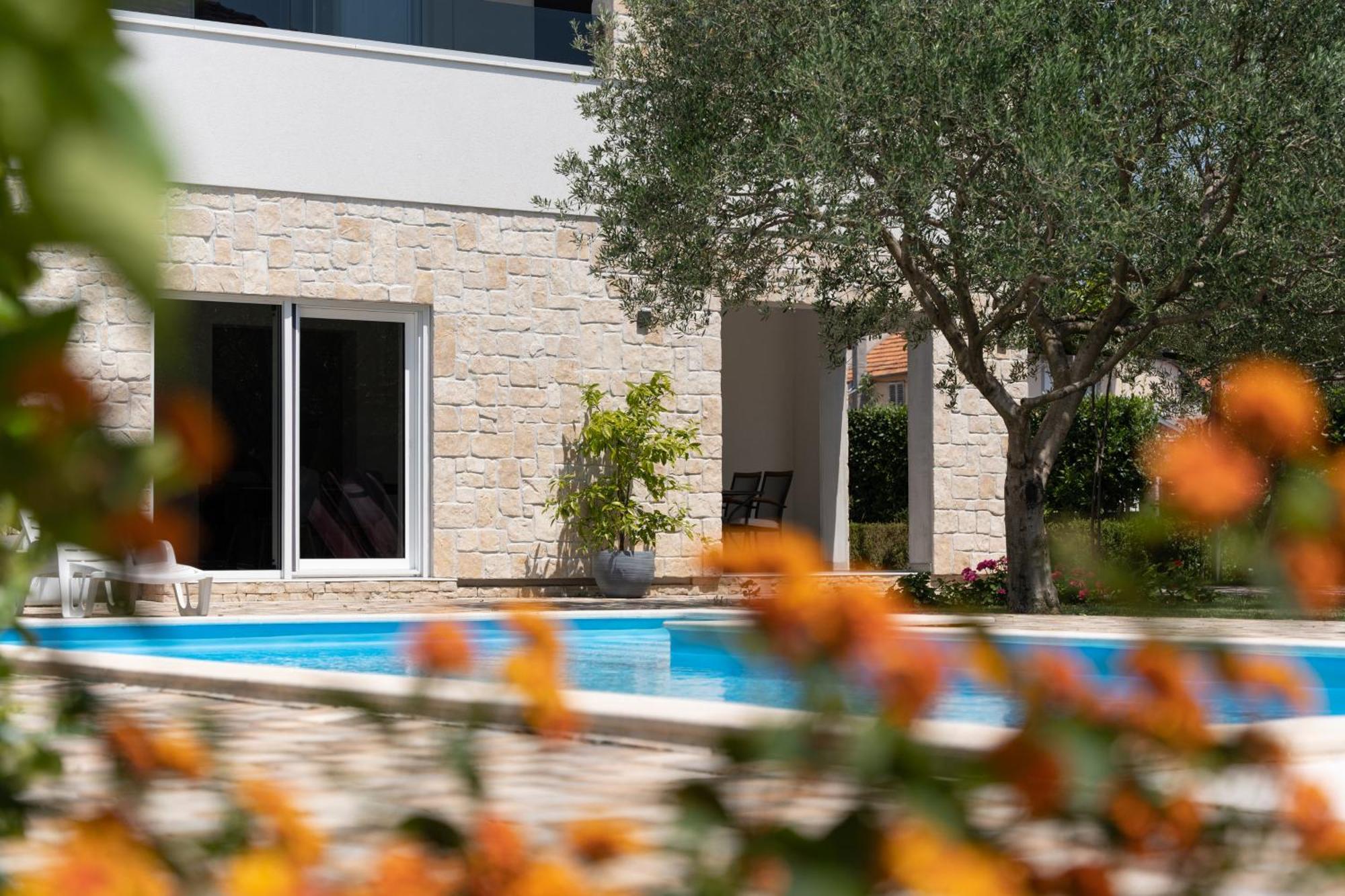 Apartments Coronata Biograd Na Moru Buitenkant foto