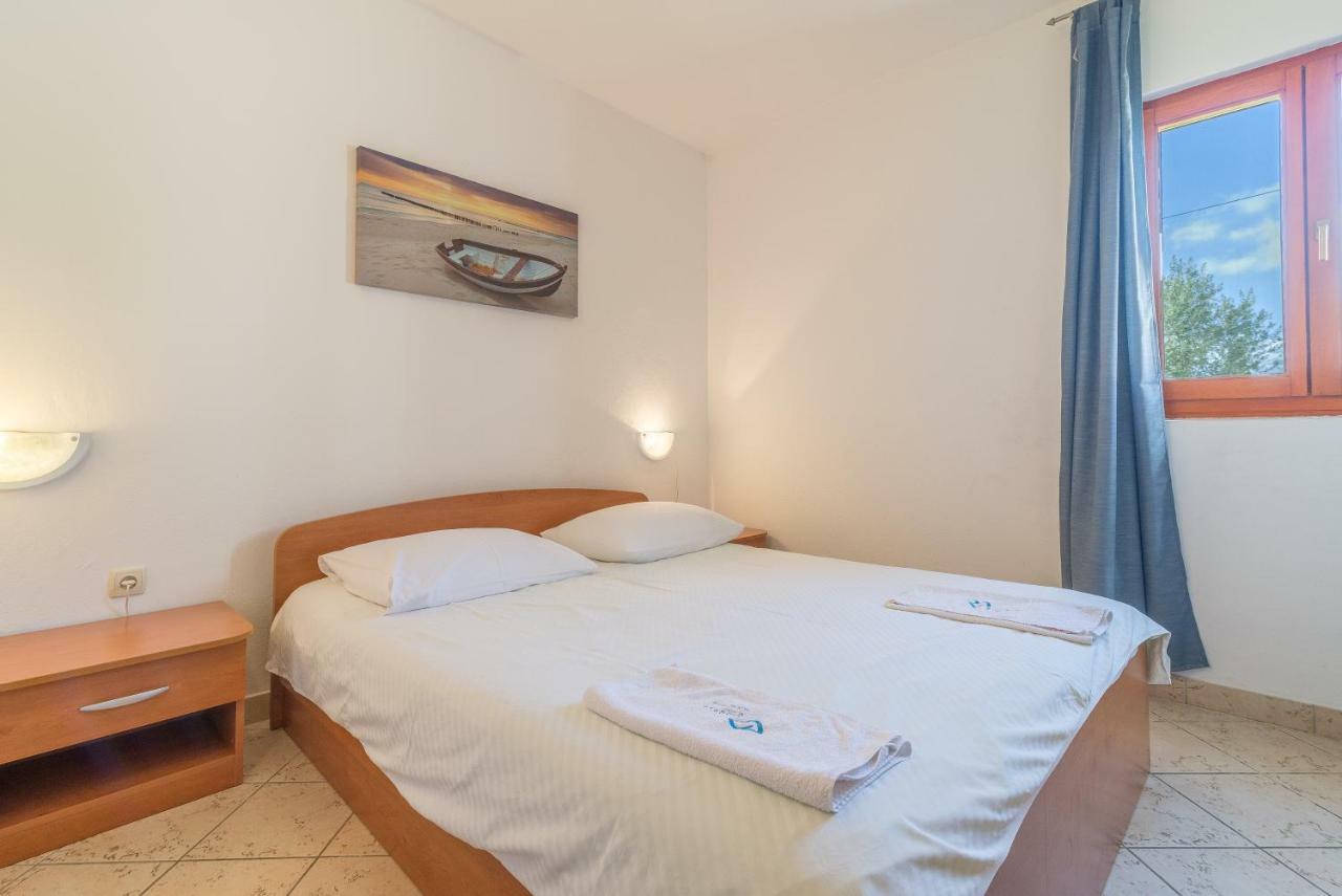 Apartments Coronata Biograd Na Moru Buitenkant foto