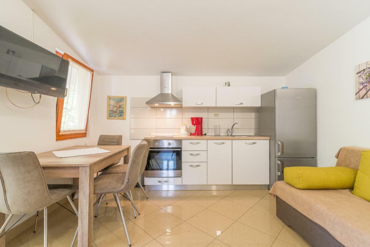 Apartments Coronata Biograd Na Moru Buitenkant foto